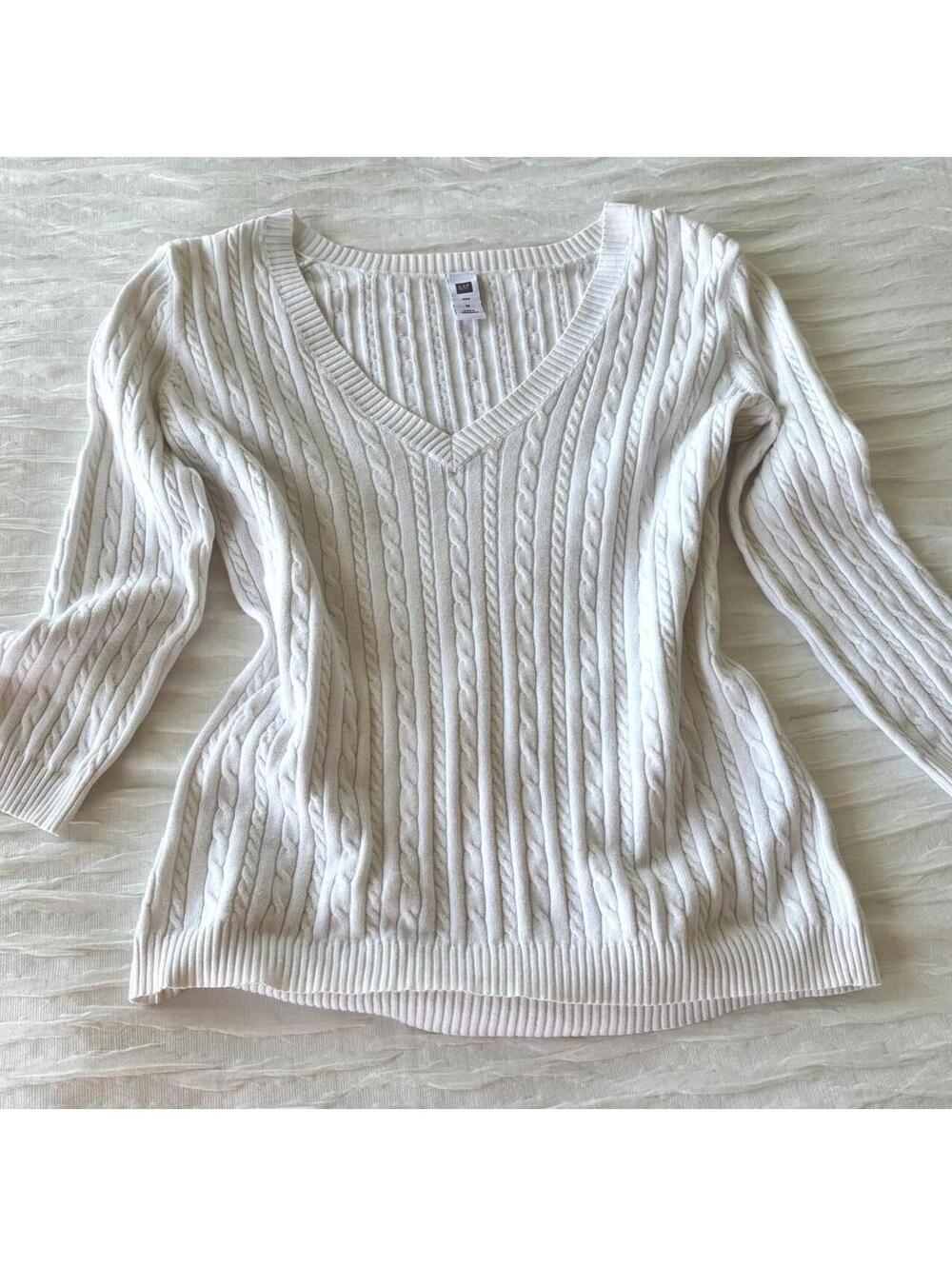 Gap Women's Cream and White Jumper